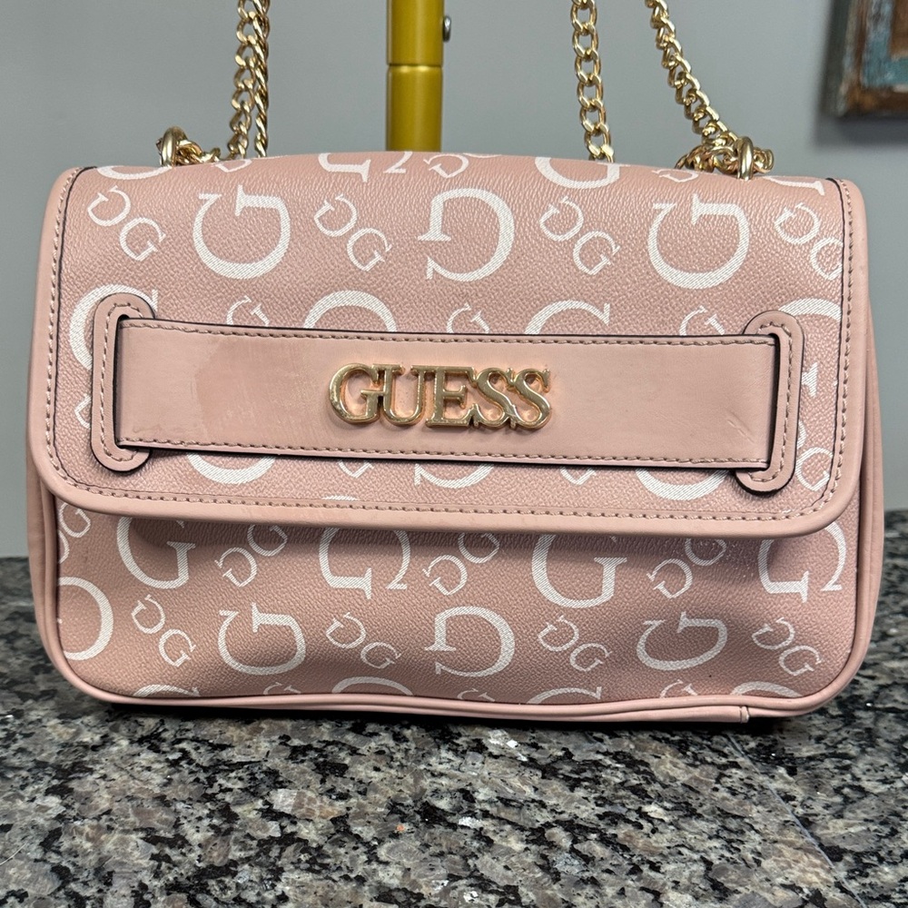 GUESS Blush Logo Chain Shoulder Bag EUC - Picture 2 of 16